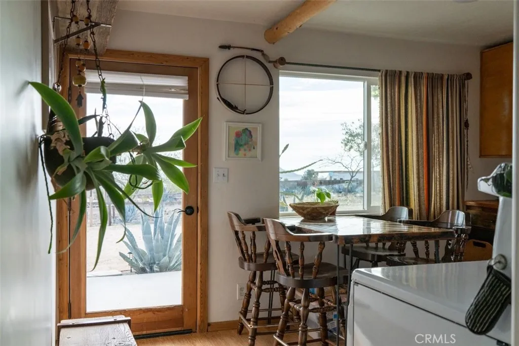 1919 Acoma Trail, Landers, California 92285 home-pic-18